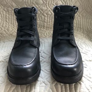 Ugg, men’s boots, size 10, lace up.